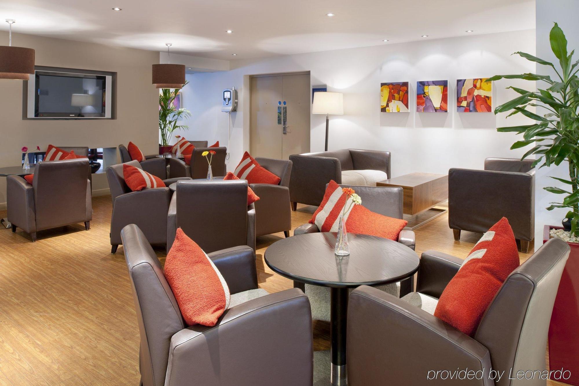 Holiday Inn Express East Midlands Airport, An Ihg Hotel Касл-Донингтон Ресторан фото