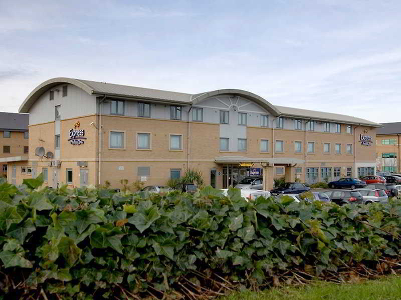 Holiday Inn Express East Midlands Airport, An Ihg Hotel Касл-Донингтон Экстерьер фото